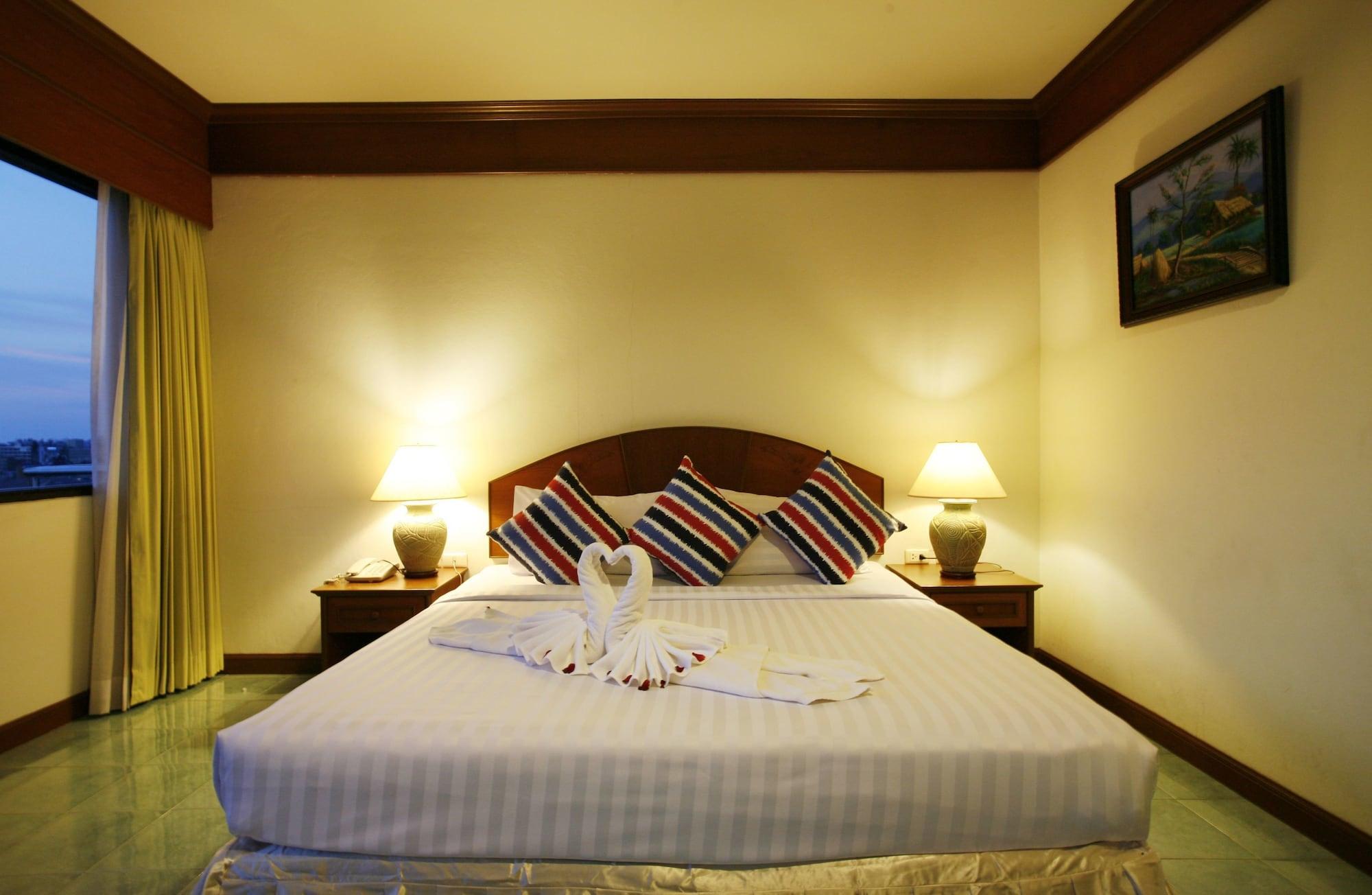 Jiraporn Hill Resort Patong Exterior foto